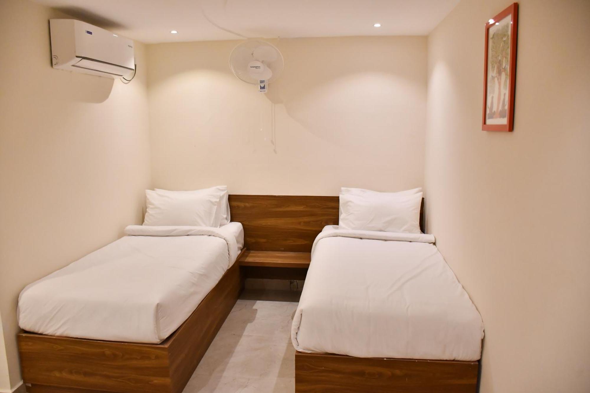 Dhruv Elite And Banquets Hotell Hyderabad Eksteriør bilde